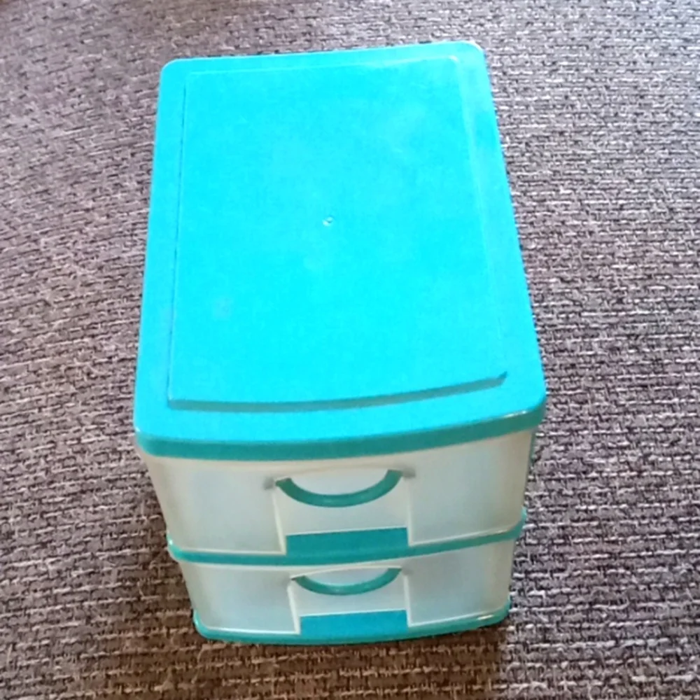Small containers - Picture 1 of 2
